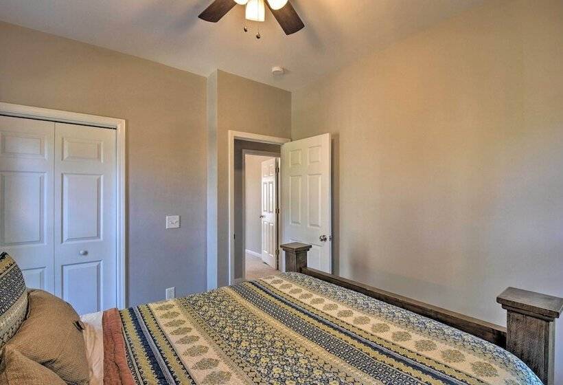 Family Friendly Lake Lanier Escape On 2 + Acres!