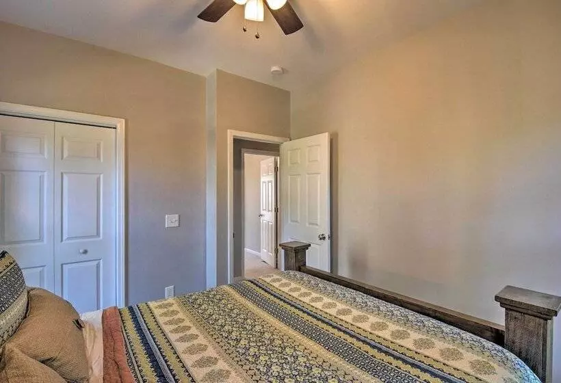 Family Friendly Lake Lanier Escape On 2 + Acres!