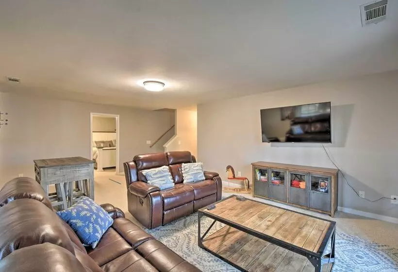 Family Friendly Lake Lanier Escape On 2 + Acres!