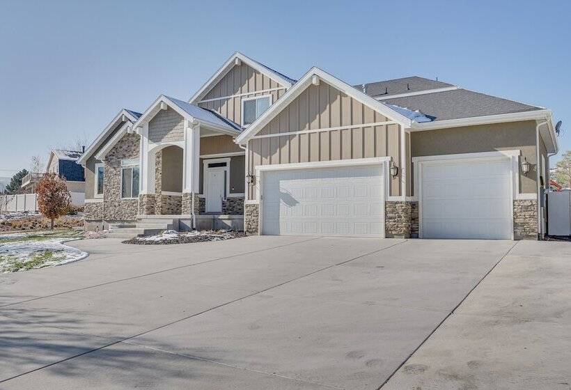 Family Friendly Retreat: 28 Mi To Salt Lake City!