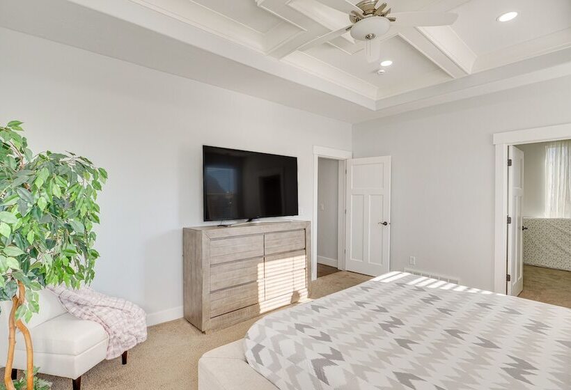 Family Friendly Retreat: 28 Mi To Salt Lake City!