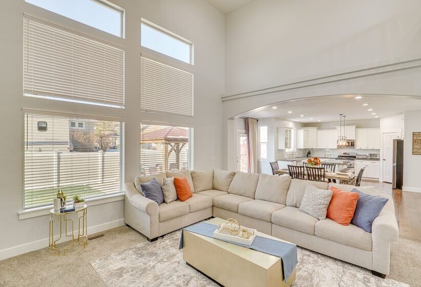 Family Friendly Retreat: 28 Mi To Salt Lake City!