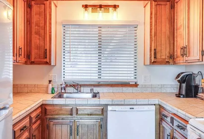 Groveland Home W/ Deck: 2 Mi To Pine Mountain Lake