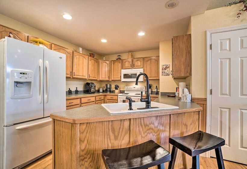 Hiawassee Cabin W/ Mtn Views < 1 Mi To Lake!