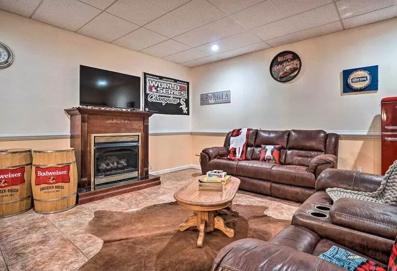 Hiawassee Cabin W/ Mtn Views < 1 Mi To Lake!