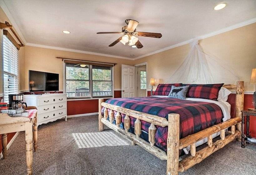 Hiawassee Cabin W/ Mtn Views < 1 Mi To Lake!