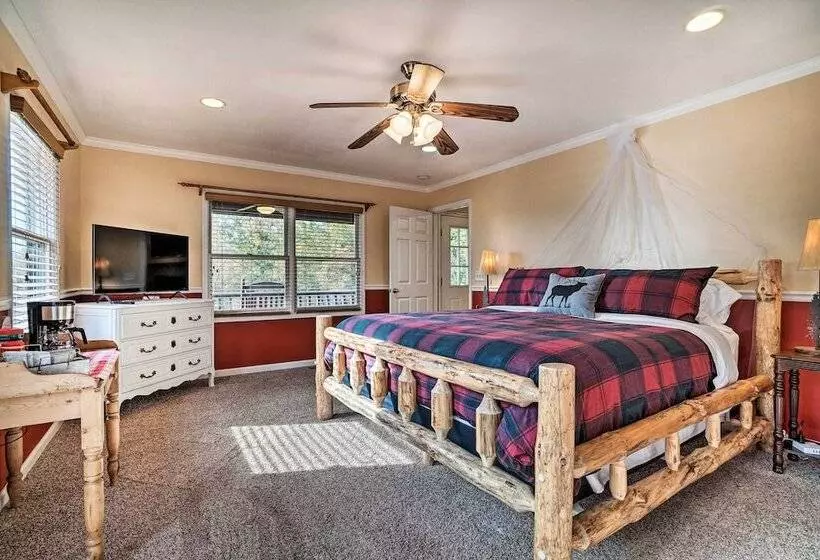 Hiawassee Cabin W/ Mtn Views < 1 Mi To Lake!