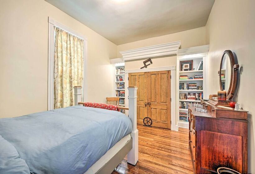 Historic  Watson  Brick House W/ Private Deck!