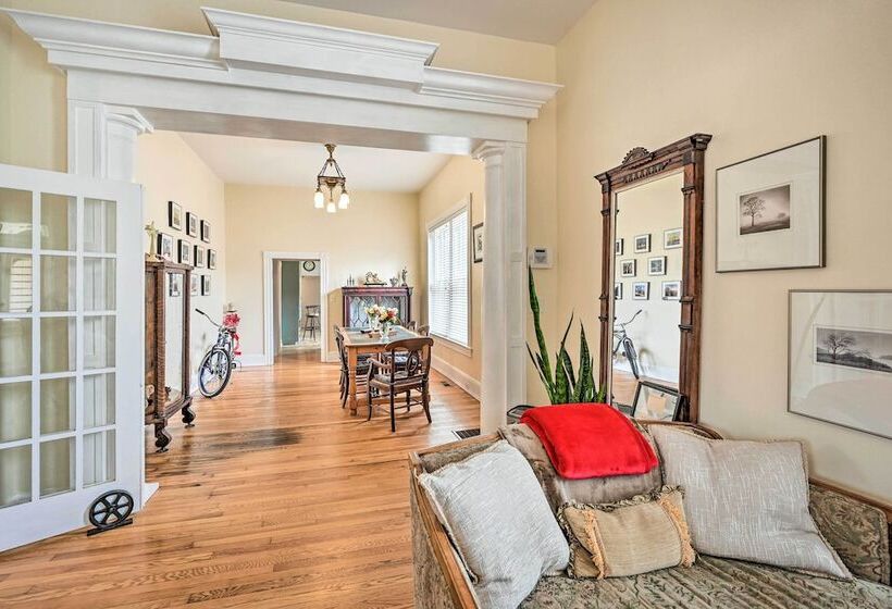 Historic  Watson  Brick House W/ Private Deck!