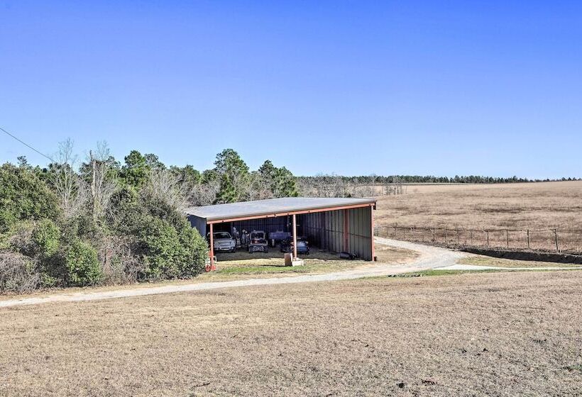 Junction City Home: Large Yard & Deck!