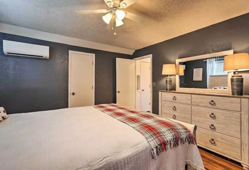 Junction City Home: Large Yard & Deck!