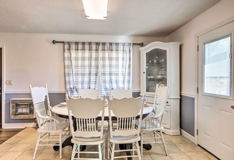 Junction City Home: Large Yard & Deck!