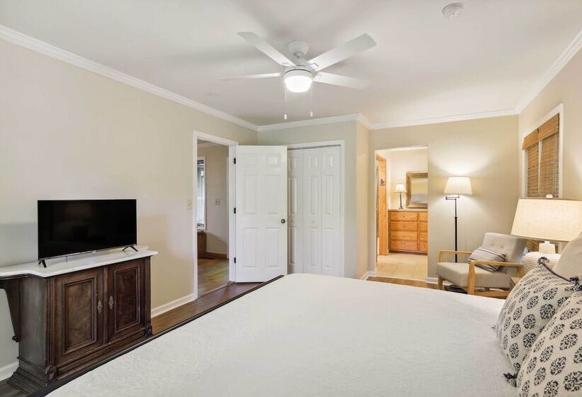 Lakefront Hamilton Cabin W/ Dock & Fire Pit!