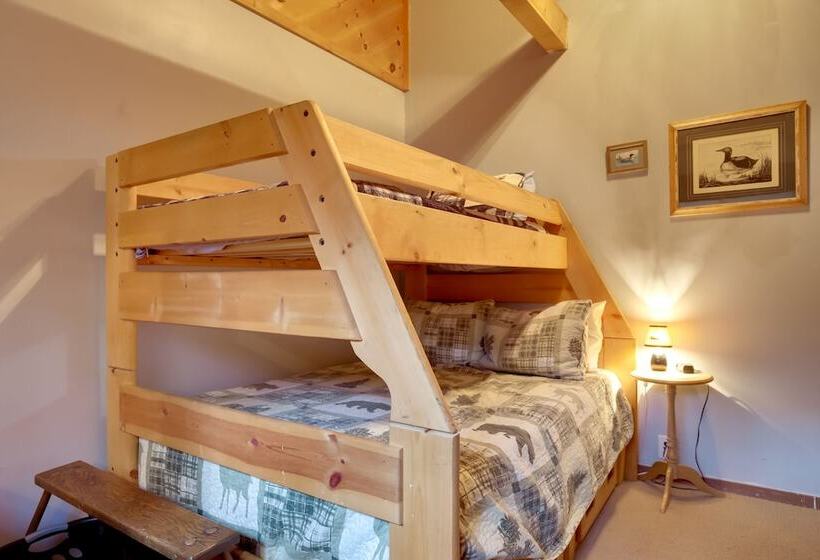 Lakefront Rhinelander Cabin W/ Dock & Fire Pit!