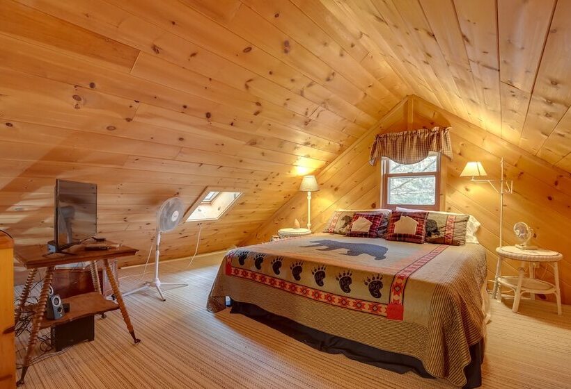 Lakefront Rhinelander Cabin W/ Dock & Fire Pit!