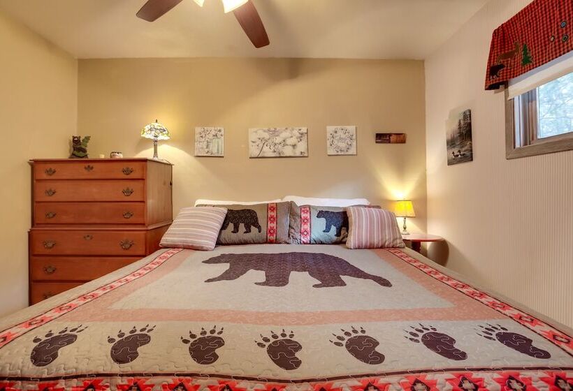 Lakefront Rhinelander Cabin W/ Dock & Fire Pit!