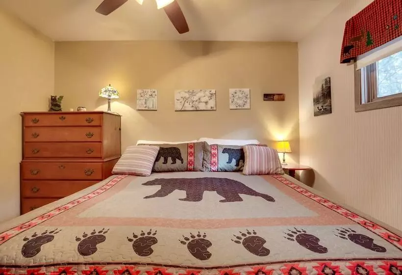 Lakefront Rhinelander Cabin W/ Dock & Fire Pit!