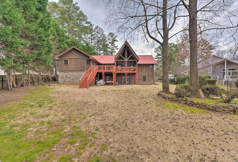 Lakeside Group Retreat W/ Private Beach & Dock!