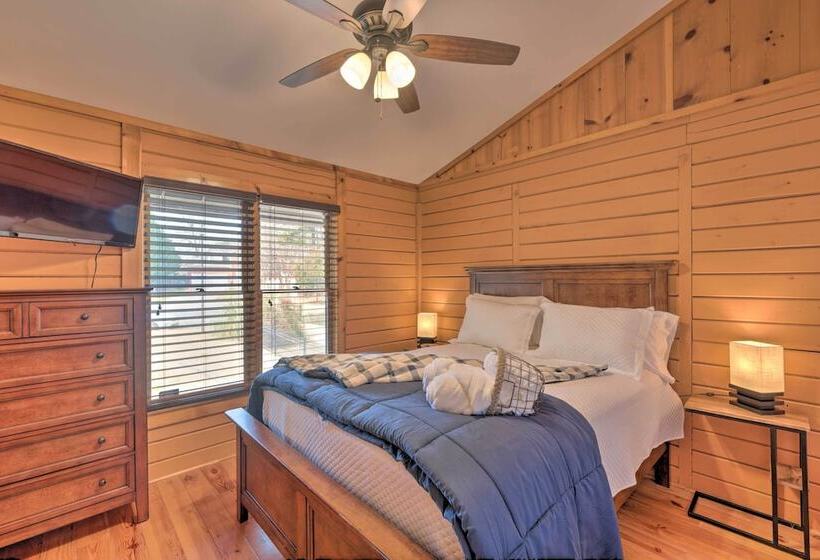 Lakeside Group Retreat W/ Private Beach & Dock!