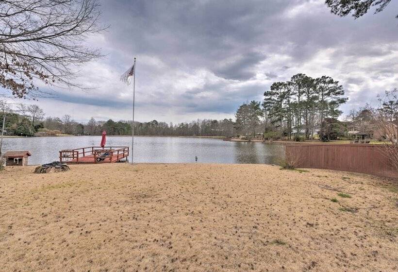 Lakeside Group Retreat W/ Private Beach & Dock!
