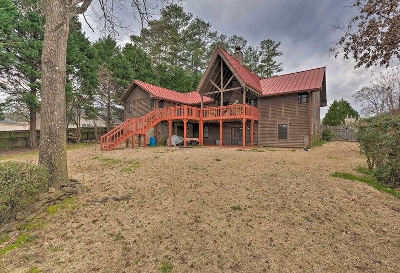 Lakeside Group Retreat W/ Private Beach & Dock!