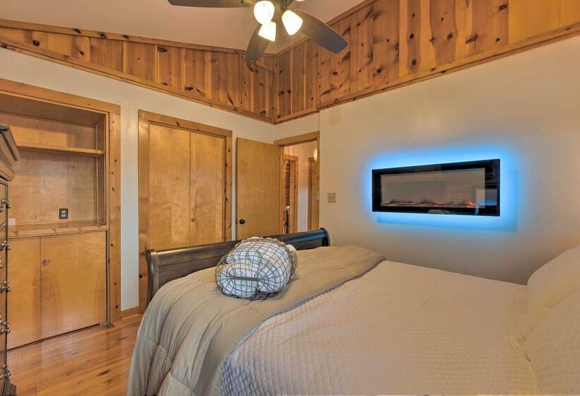 Lakeside Group Retreat W/ Private Beach & Dock!