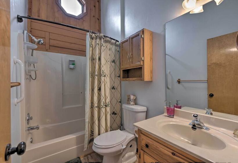 Lakeside Group Retreat W/ Private Beach & Dock!