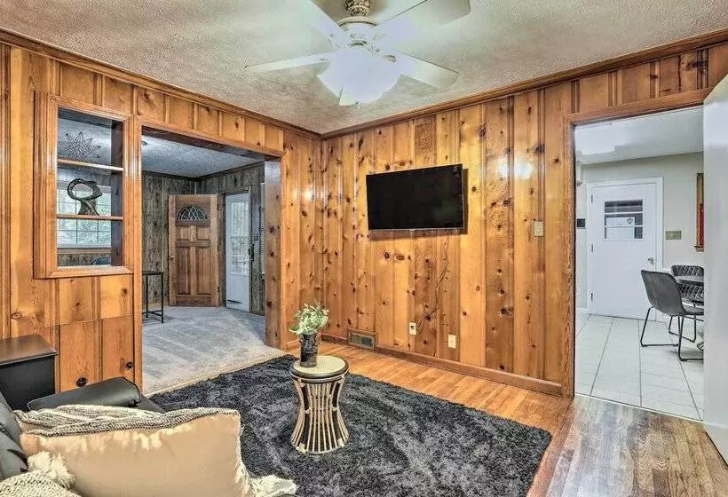 Decatur Home W/ Yard ~ 9 Mi To Downtown Atlanta!