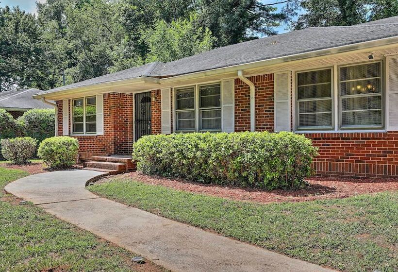 Decatur Home W/ Yard ~ 9 Mi To Downtown Atlanta!