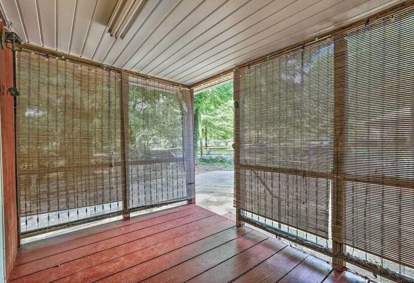 Decatur Home W/ Yard ~ 9 Mi To Downtown Atlanta!