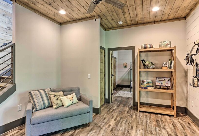 Ellijay Cabin Escape: Hot Tub & Fire Pit!