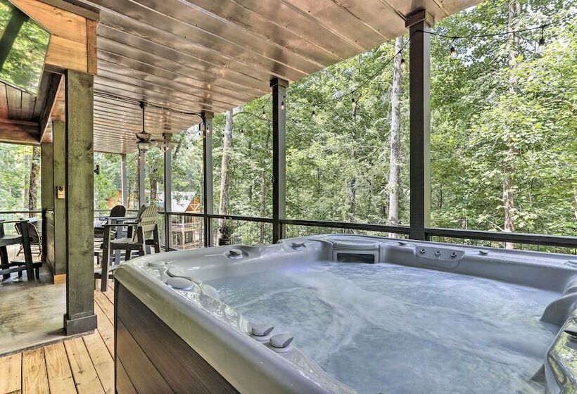 Ellijay Cabin Escape: Hot Tub & Fire Pit!