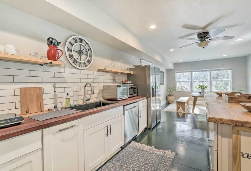 Modern, Bright Home In Stone Mountain Village