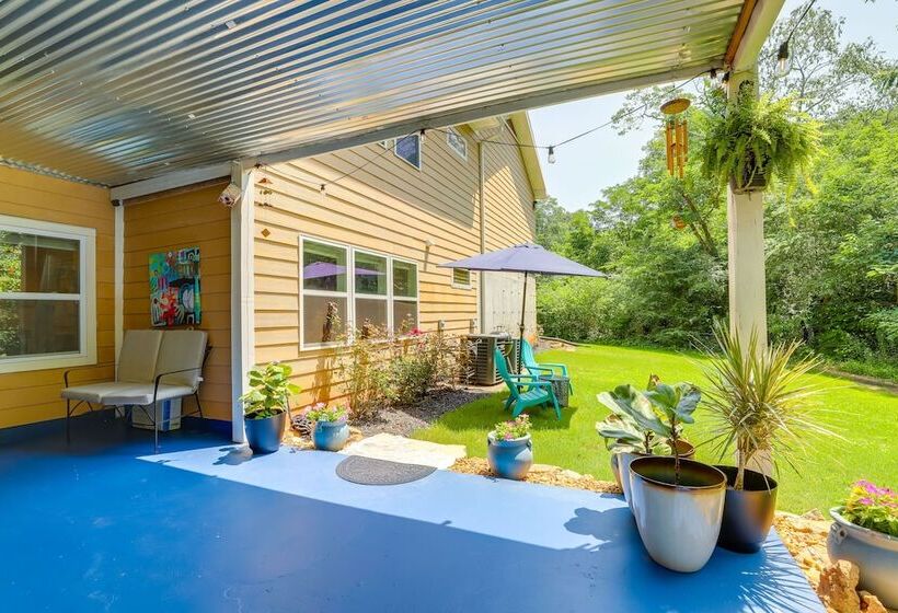 Modern, Bright Home In Stone Mountain Village