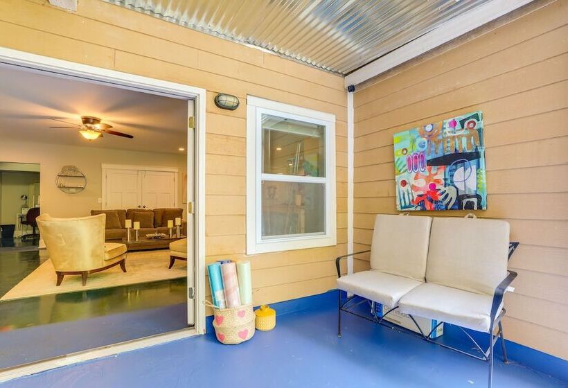 Modern, Bright Home In Stone Mountain Village