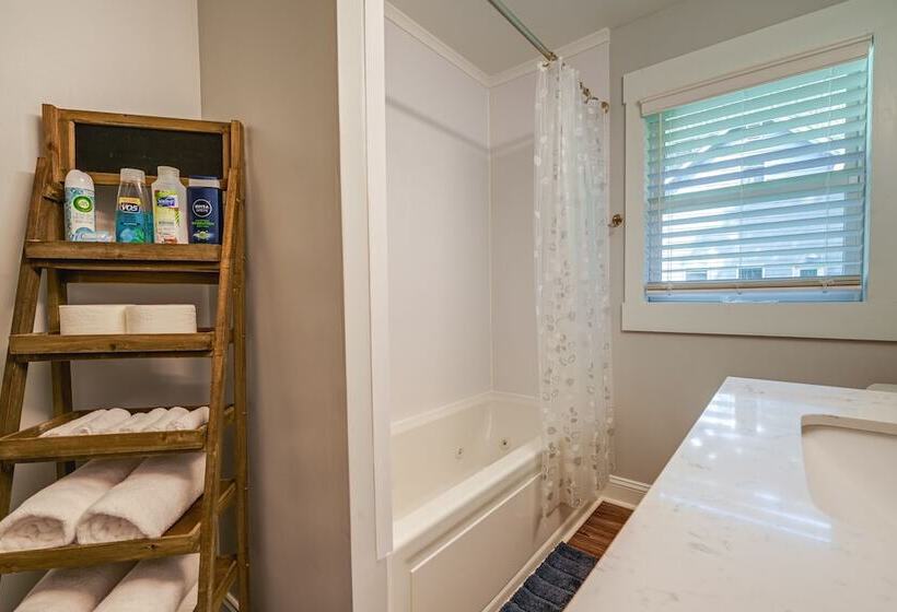 Modern Fayetteville Home Near Trilith Studios!