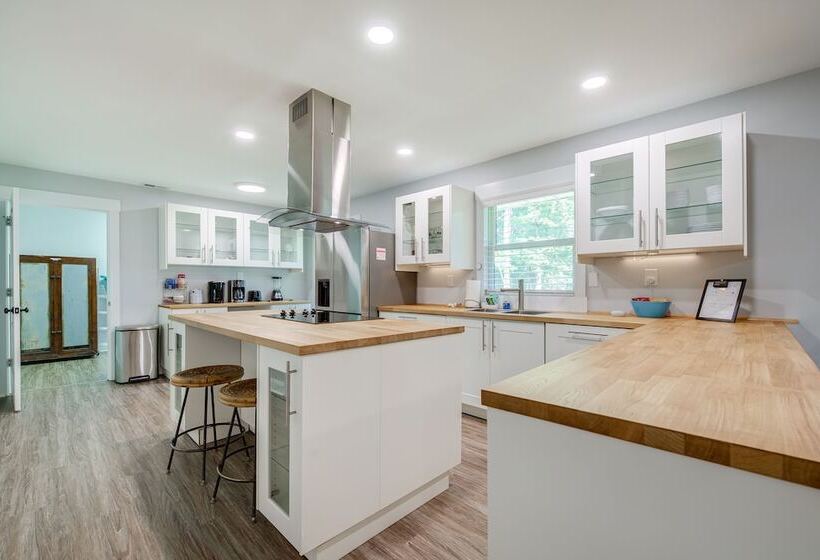 Modern Fayetteville Home Near Trilith Studios!