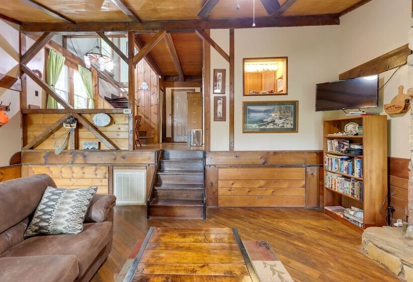 Mountaintop Ellijay Cabin W/ Private Hot Tub