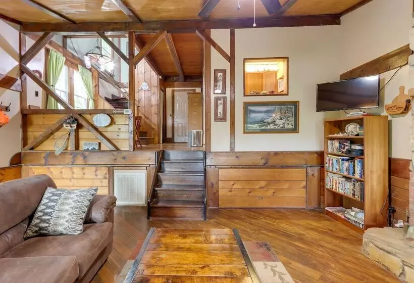 Mountaintop Ellijay Cabin W/ Private Hot Tub