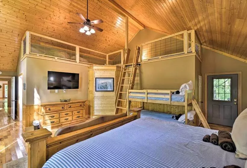 Peaceful & Secluded Home W/ Private Fire Pit!