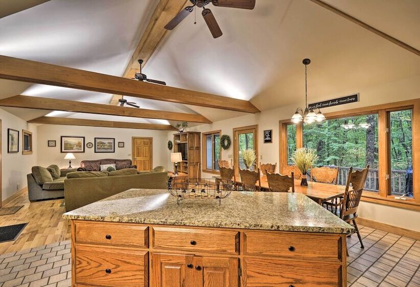 Peaceful & Secluded Home W/ Private Fire Pit!