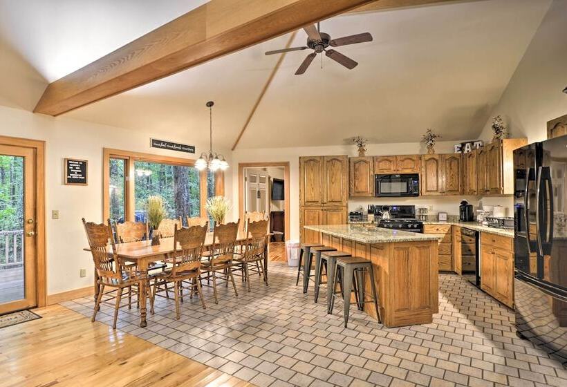 Peaceful & Secluded Home W/ Private Fire Pit!