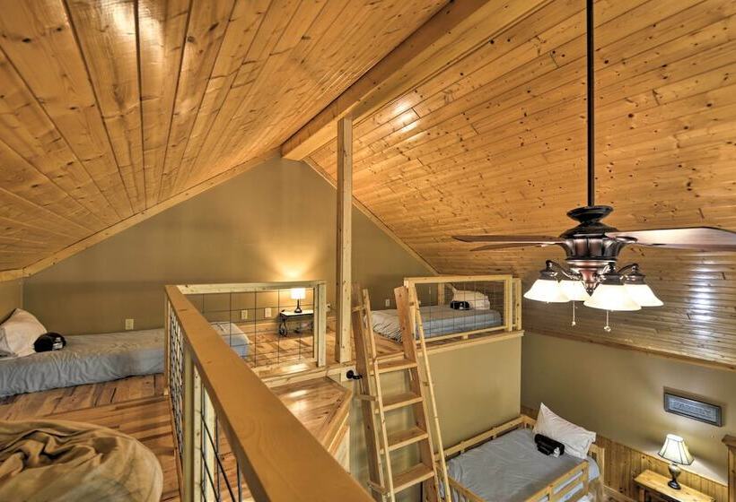 Peaceful & Secluded Home W/ Private Fire Pit!