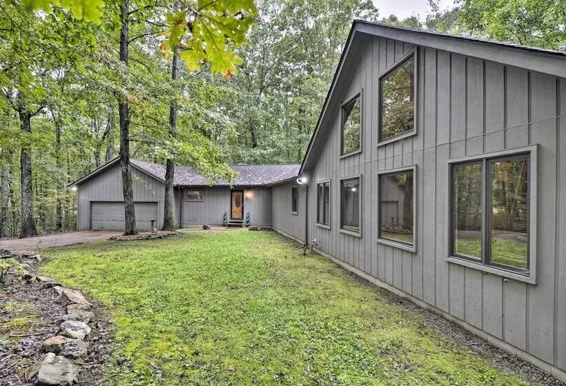 Peaceful & Secluded Home W/ Private Fire Pit!