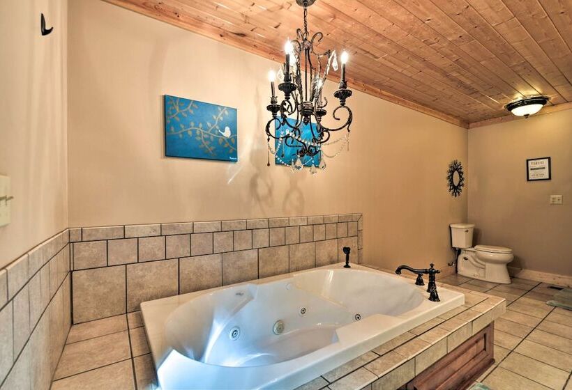 Peaceful & Secluded Home W/ Private Fire Pit!