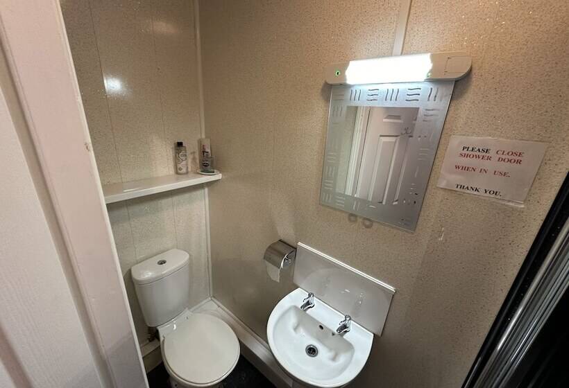 بنسيون Ocean Road Rooms