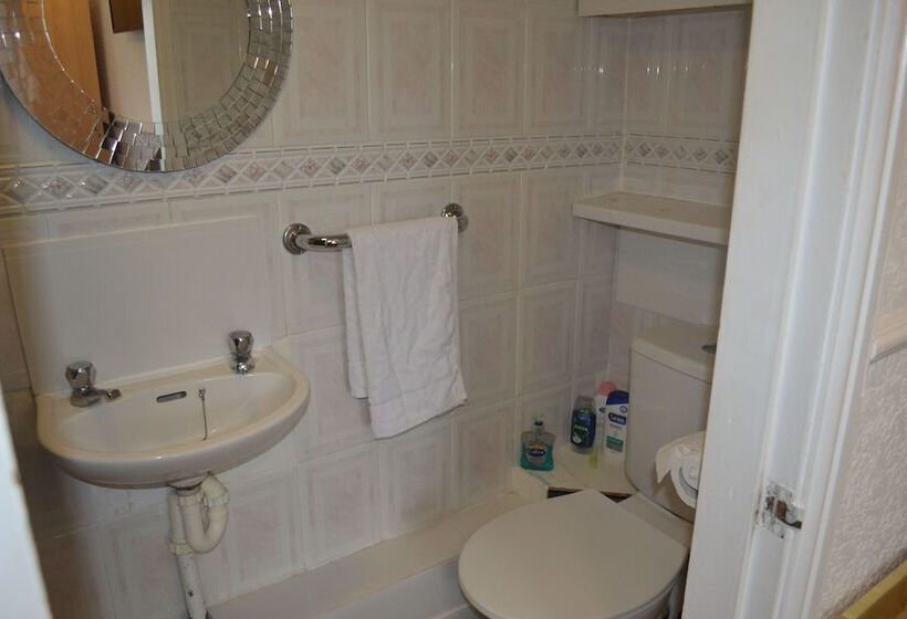 بنسيون Ocean Road Rooms