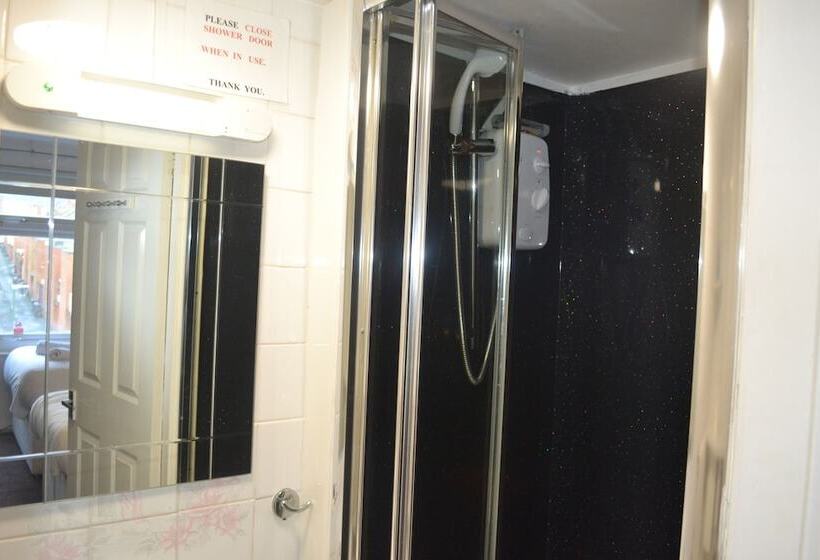 بنسيون Ocean Road Rooms