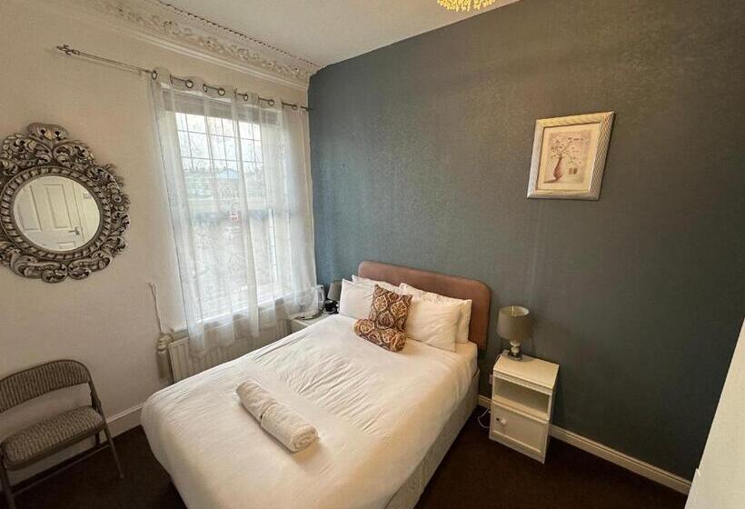 بنسيون Ocean Road Rooms