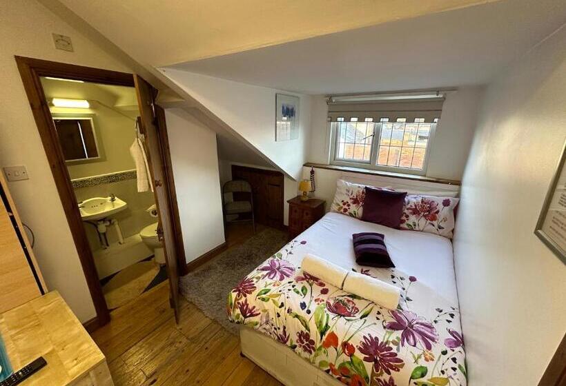 بنسيون Ocean Road Rooms